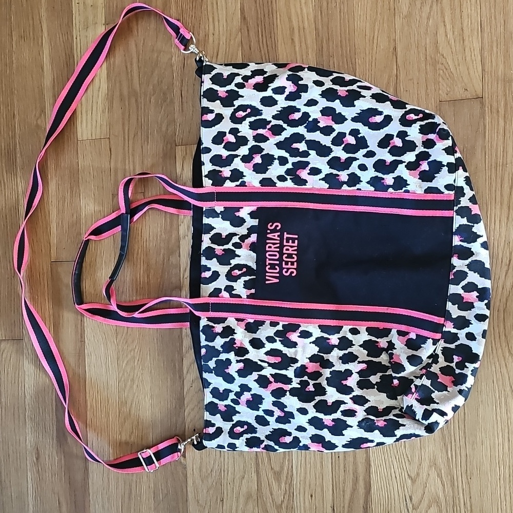 Victoria's Secret Large Zippered Pink & Black Animal Print Weekend Getaway Tote